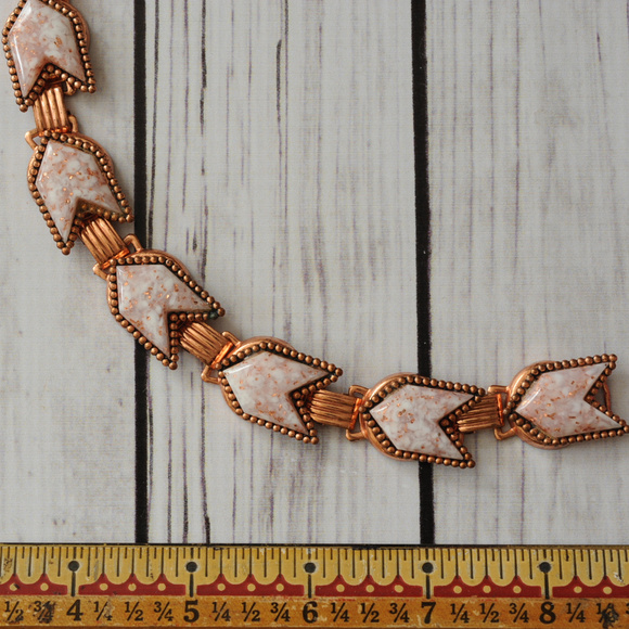 SOLD vintage copper arrow confetti cab bracelet - Picture 6 of 8